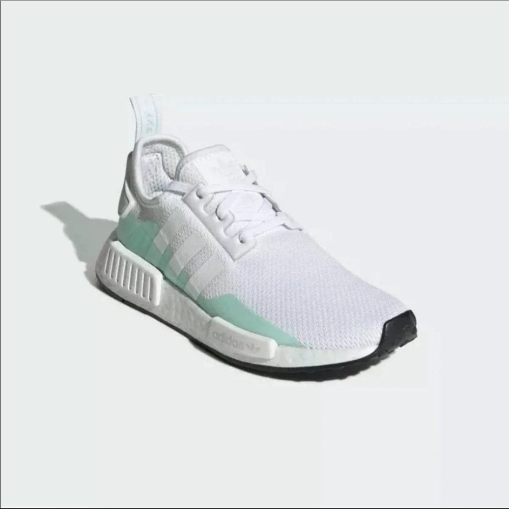 Adidas NMD R1 Women’s New